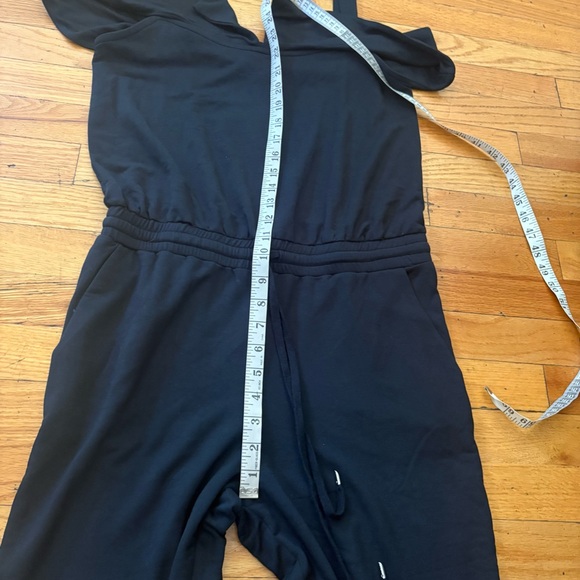 Paige Black Crop Off The Shoulder Jumpsuit Size Medium - Picture 4 of 8